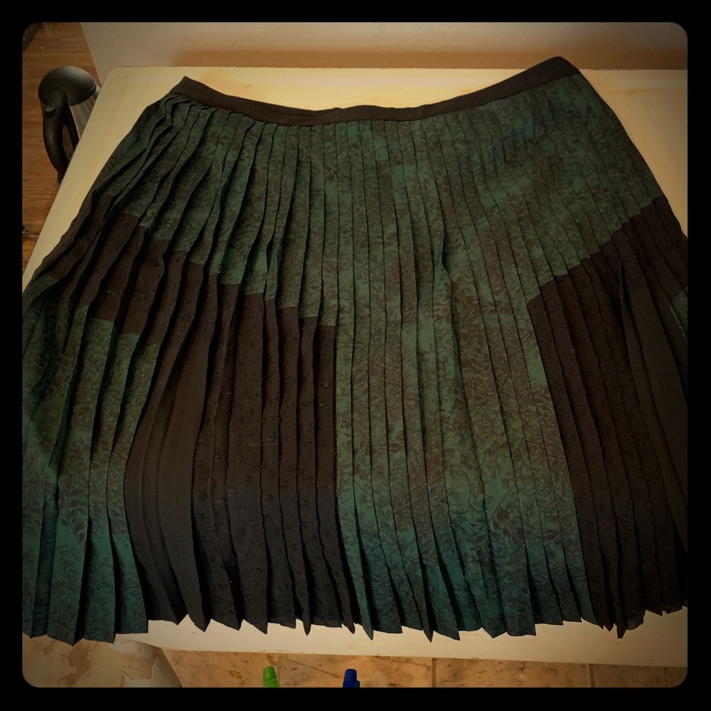 Size 8 banana republic skirt